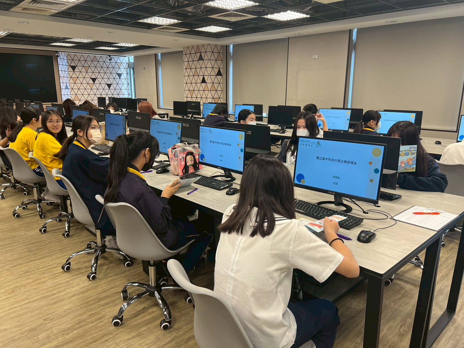 20251124光明國中蒞校參訪